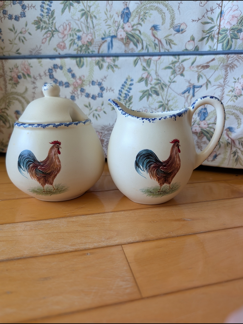 Rooster Ceramic Creamer and Sugar Set